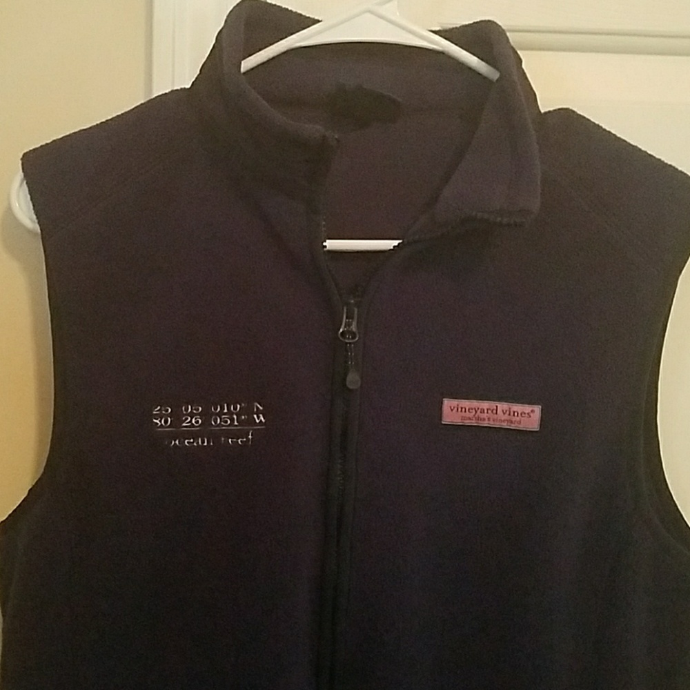 Vineyard vines fleece vest